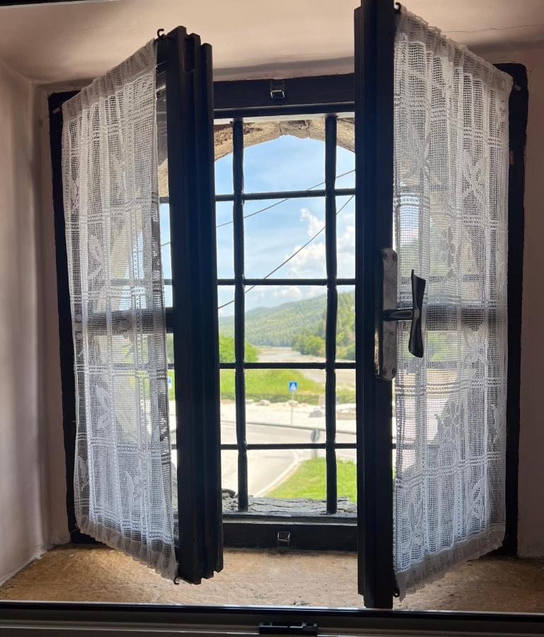 Fole Hotel Берат Екстериор снимка
